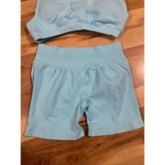 Boutique Baby Blue Scrunch Booty Compression Shorts Bra Set Size M NWOT - Picture 2 of 6